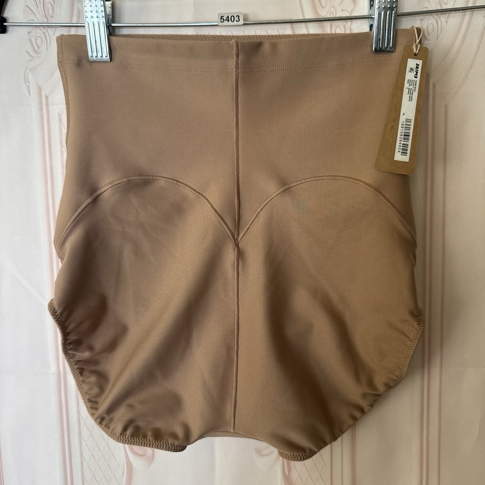 NWT SKIMS BODY Core Sculpt Butt Lifting Brief In Sienna  Size Small $74